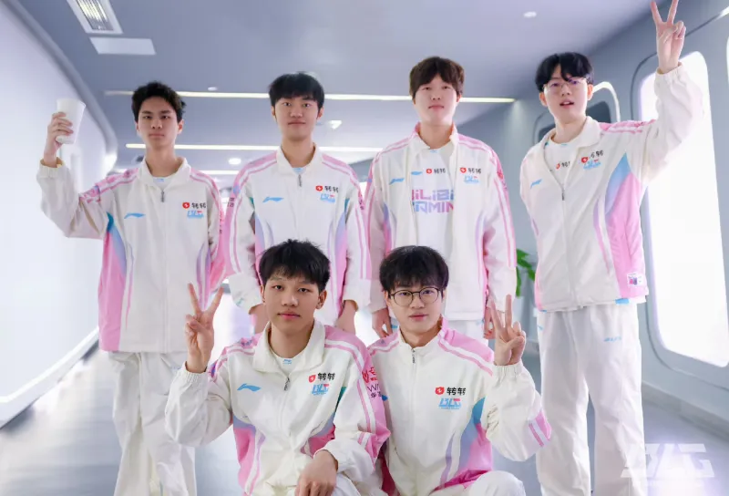 世界杯手机高清观看平台-战胜JDG后，BLG分享赛场合照：锋芒所向