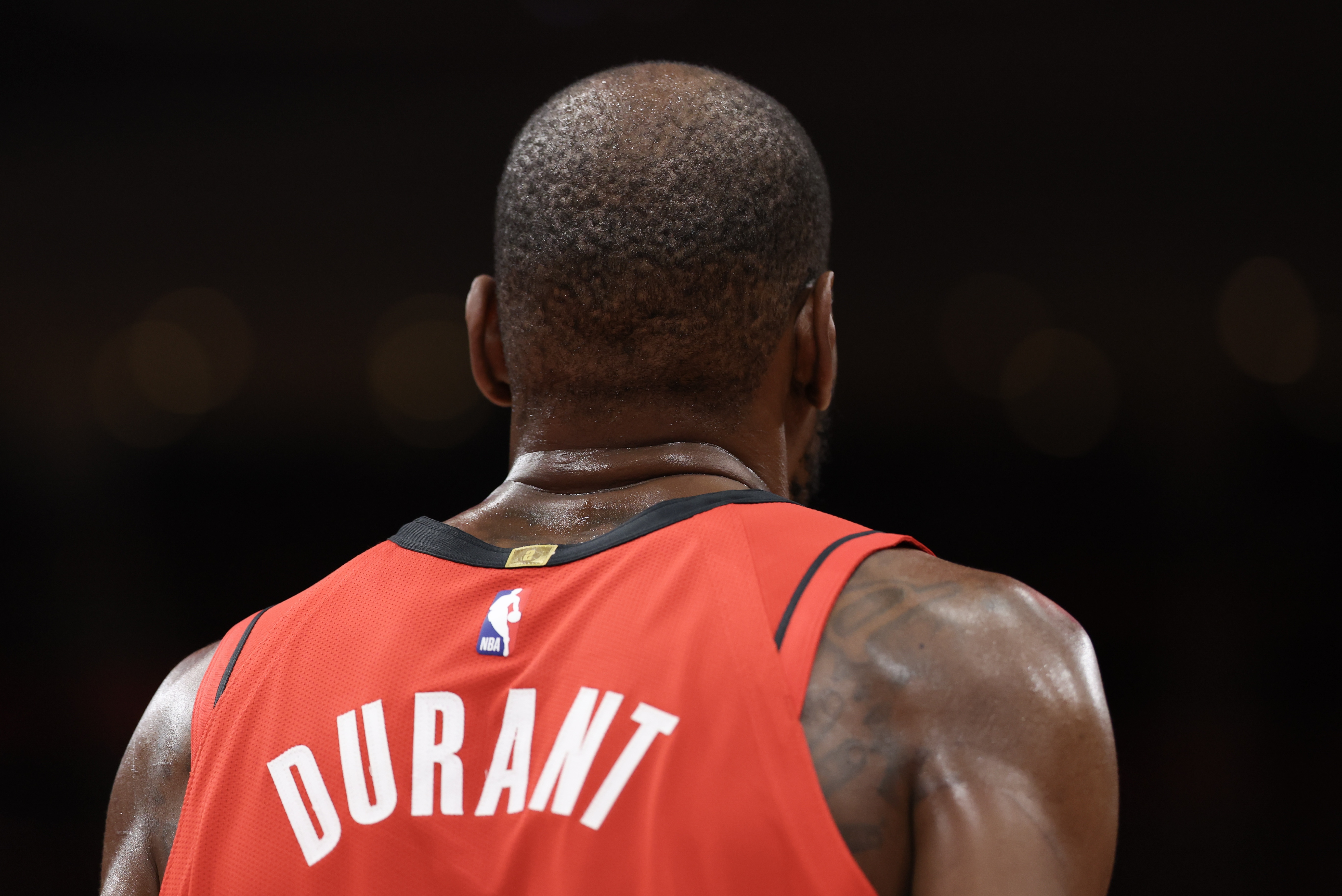 杜兰特：我们对阵强队一直打得很挣扎 能战胜马刺很有意义